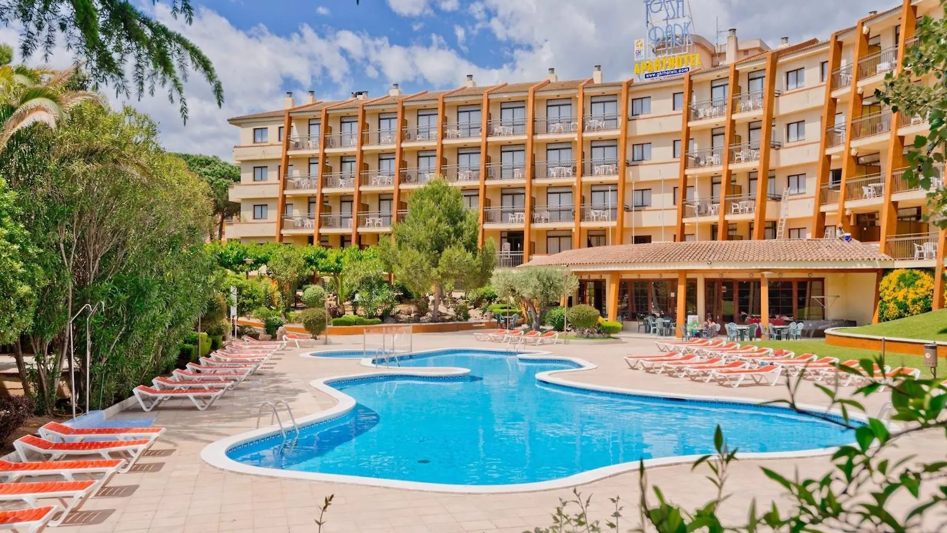 Apartment Aparthotel Tossa Park In Tossa De Mar Near Beach