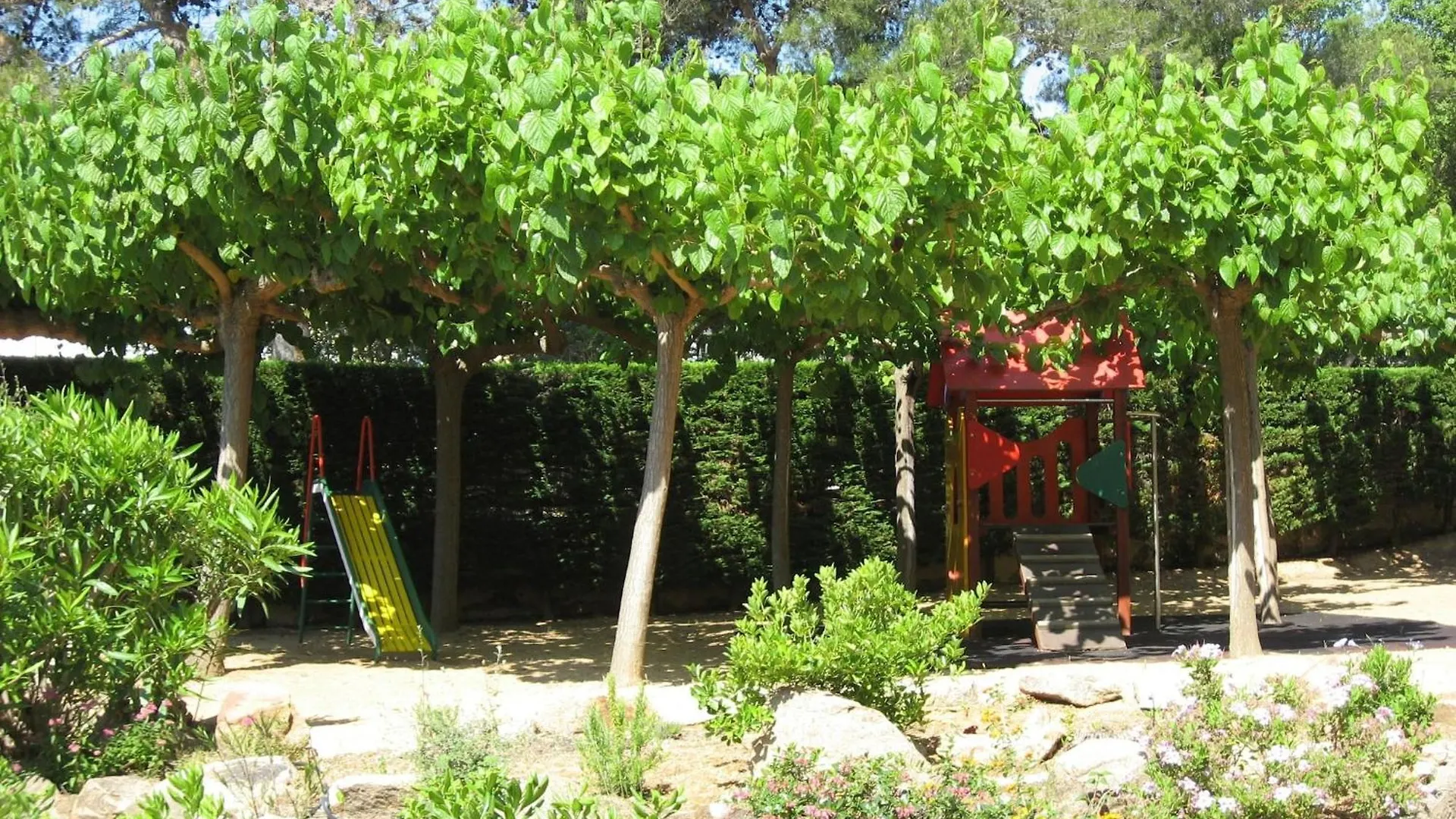 Aparthotel Tossa Park In Tossa De Mar Near Beach Apartment